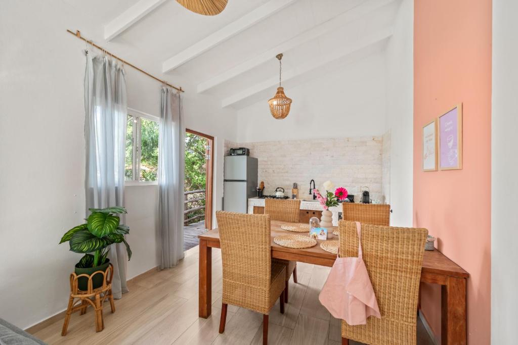 Kuchyň nebo kuchyňský kout v ubytování TUK Tropical Boutique Resort Jan Thiel