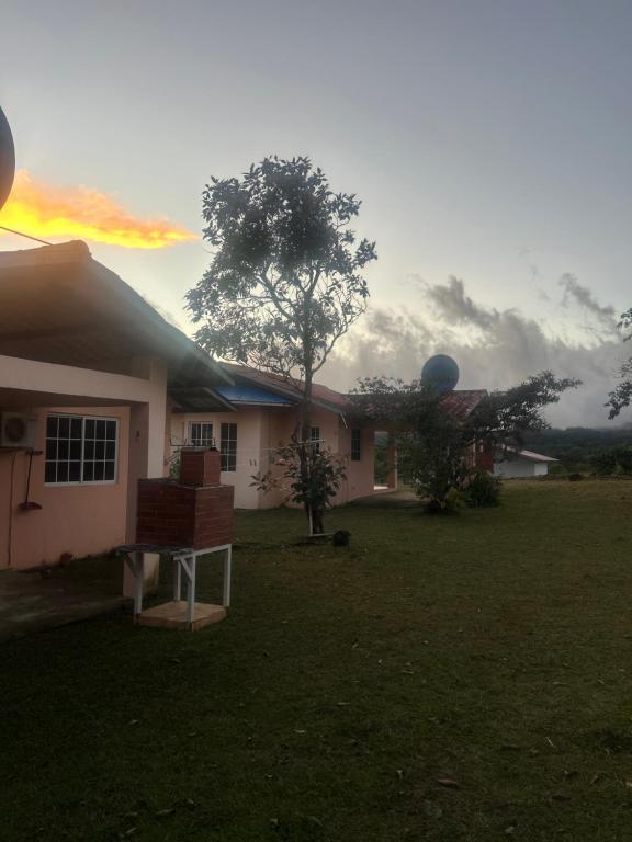Amanecer o atardecer desde la casa o chalet o alrededores