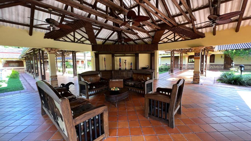 Restaurace v ubytování Tequendama Hotel Campestre Villavicencio