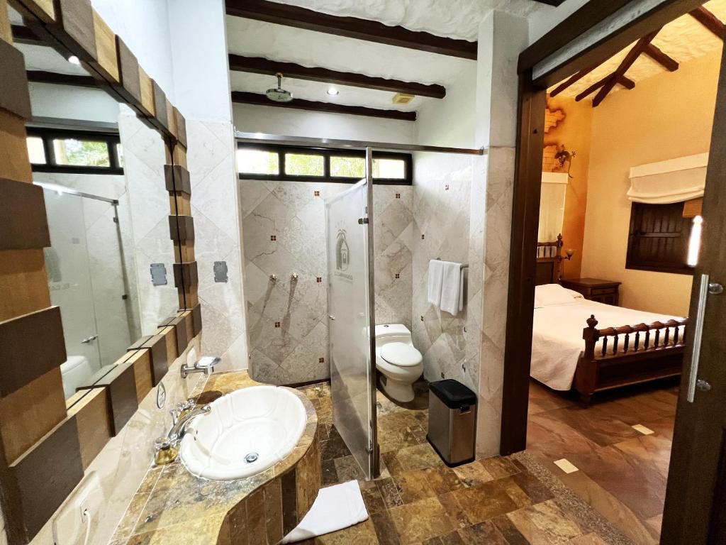 Koupelna v ubytování Tequendama Hotel Campestre Villavicencio