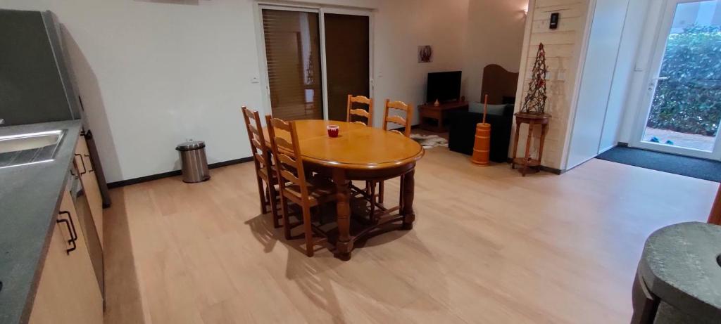 Kuchyň nebo kuchyňský kout v ubytování chalet pour amoureux à Gérardmer