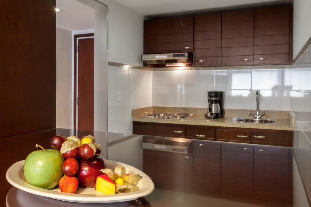 Kuchyň nebo kuchyňský kout v ubytování Tequendama Suites Bogota