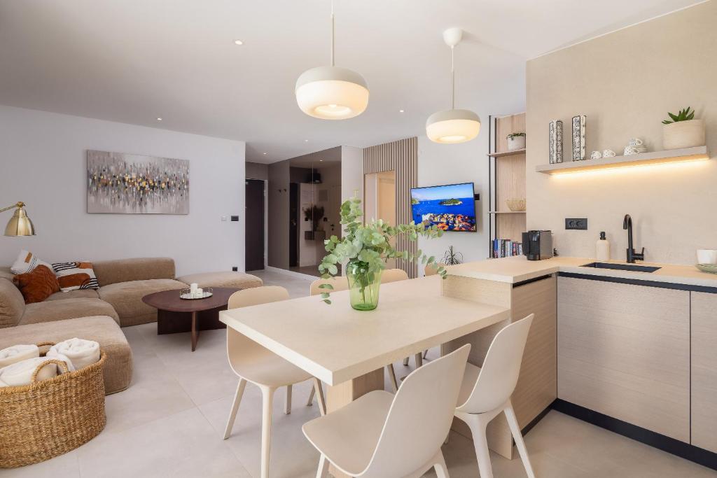 Leonela apartment