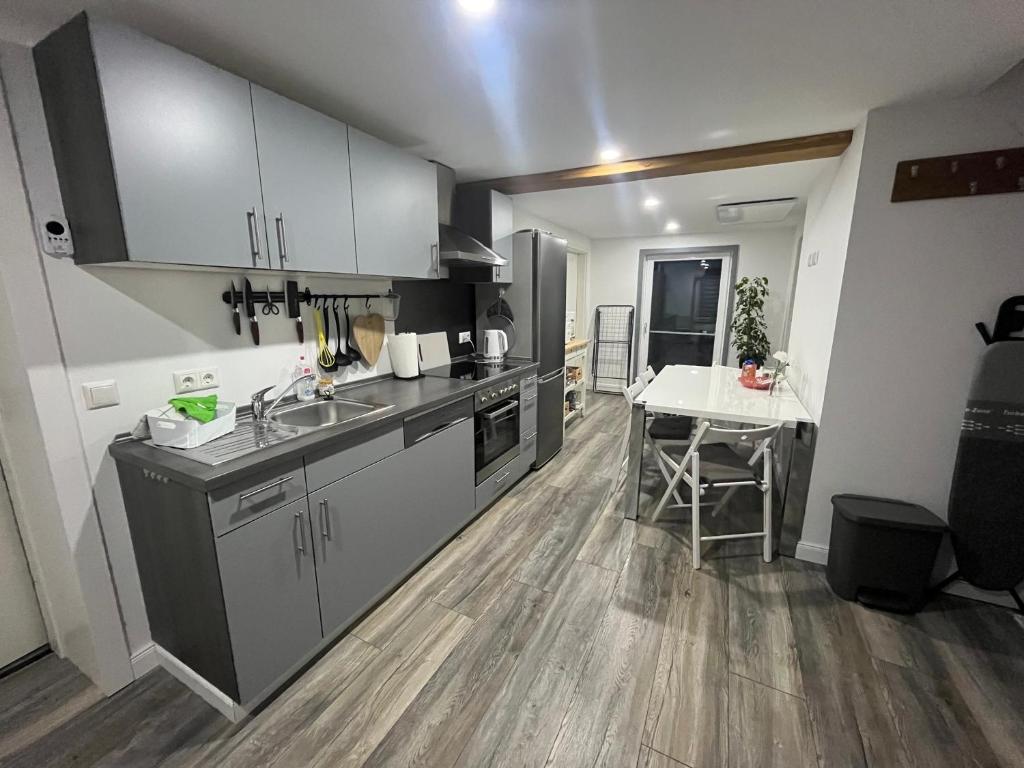 Η κουζίνα ή μικρή κουζίνα στο Haschys Ferienwohnung
