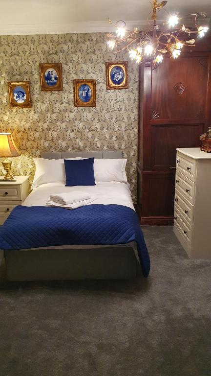 Postel nebo postele na pokoji v ubytování Riverview Georgian House