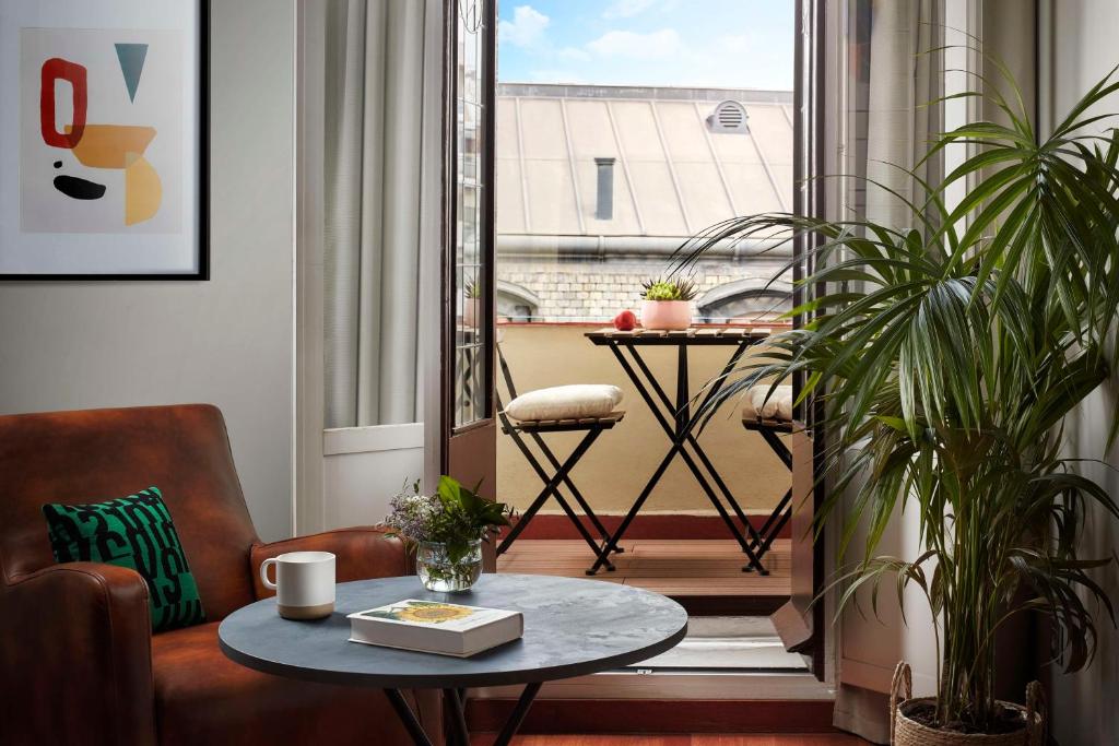 Avani Alonso Martinez - Resim 12