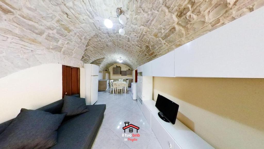 A television and/or entertainment centre at Just Music House bnb,typical,15min airport & beach