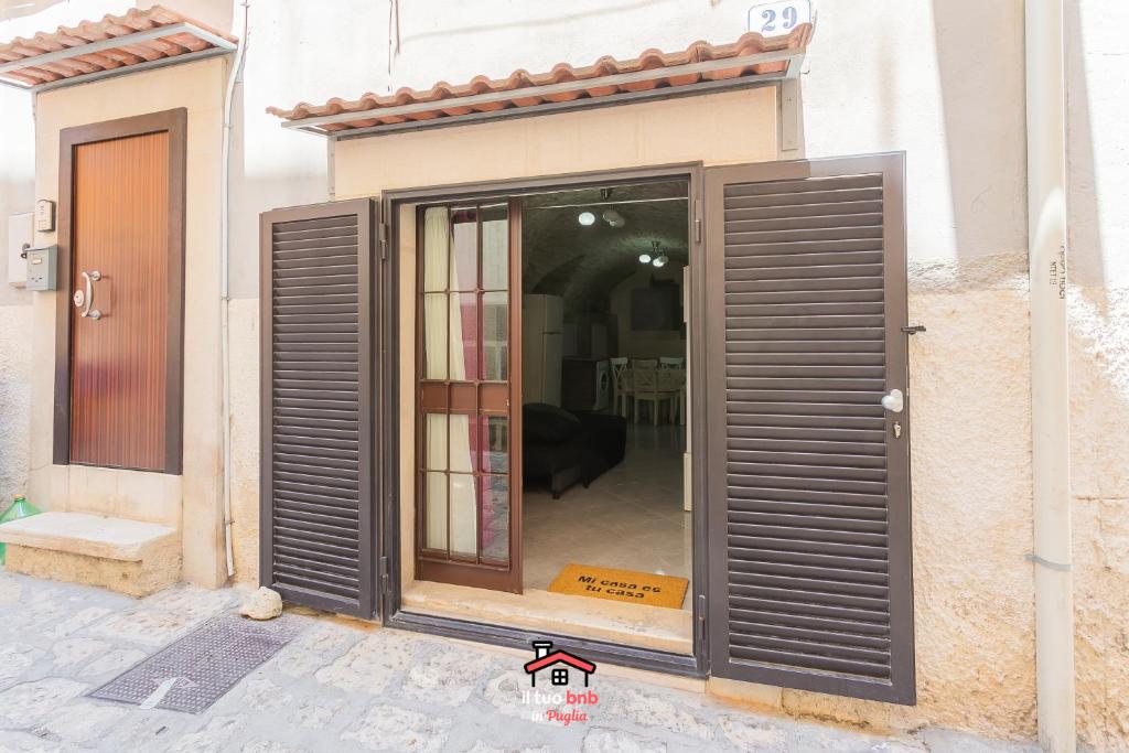 The facade or entrance of Just Music House bnb,typical,15min airport & beach