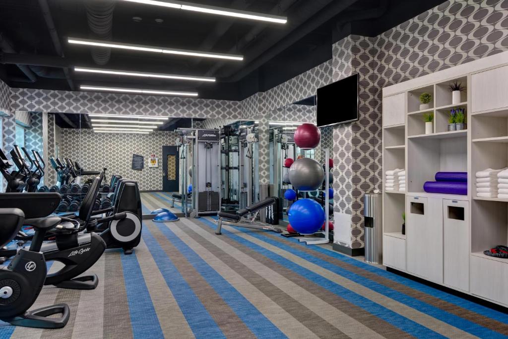 Fitness centrum a/nebo fitness zařízení v ubytování Aloft Secaucus Meadowlands