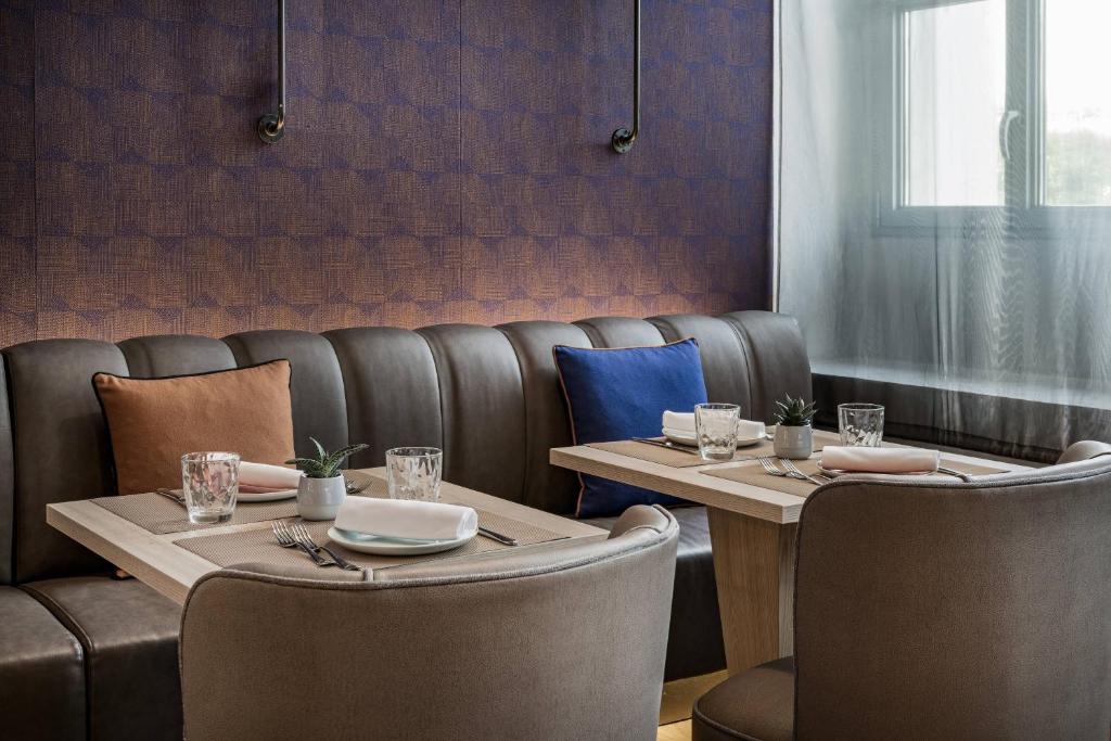 Posezení v ubytování AC Hotel Torino by Marriott