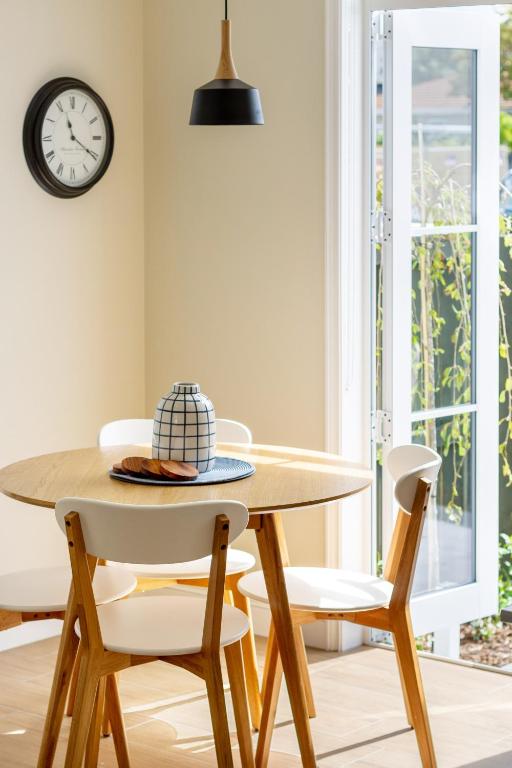 Leitch Cottage with carpark - Resim 16