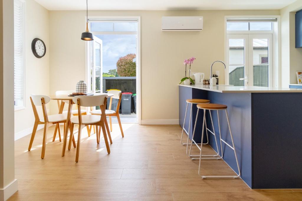 Leitch Cottage with carpark - Resim 14