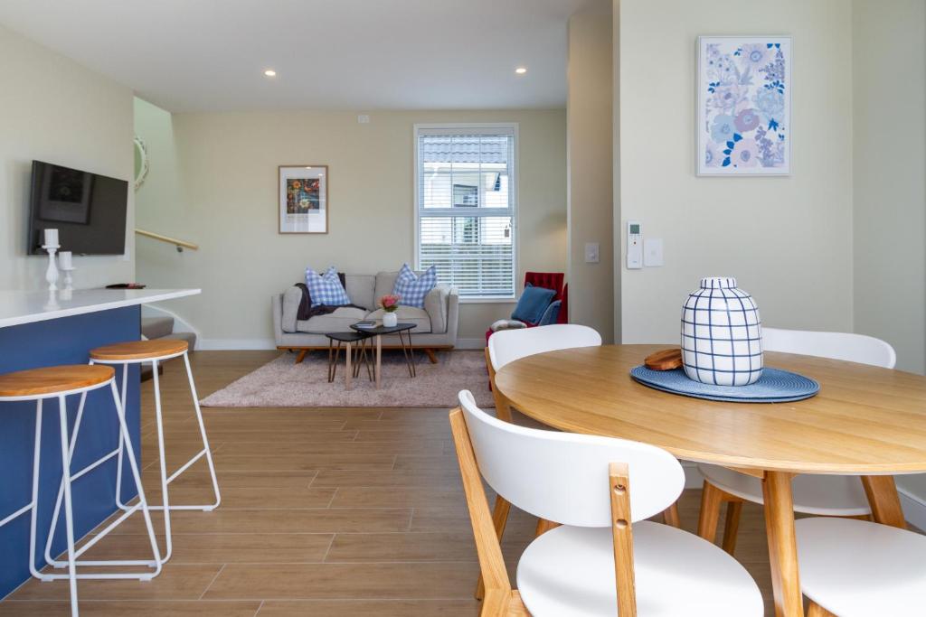 Leitch Cottage with carpark - Resim 5