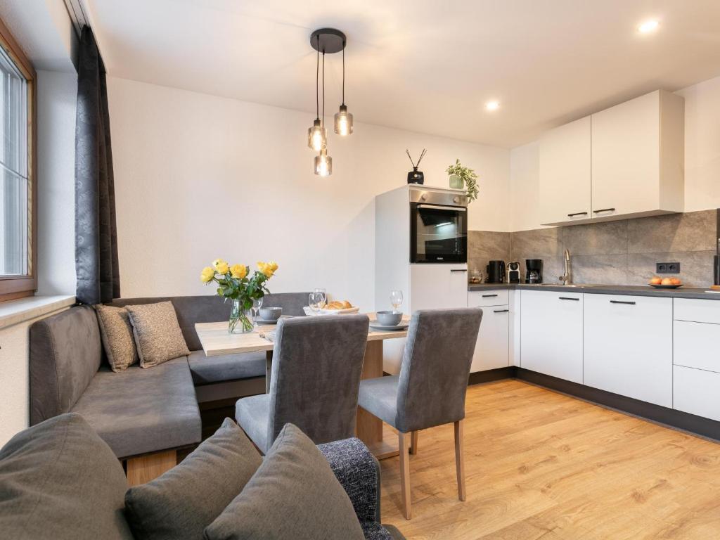 Nhà bếp/bếp nhỏ tại Steiner