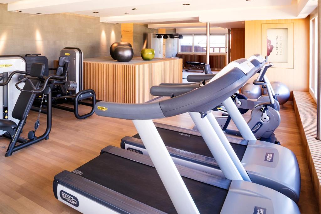 Fitness centrum a/nebo fitness zařízení v ubytování Hotel Bellevue Palace Bern