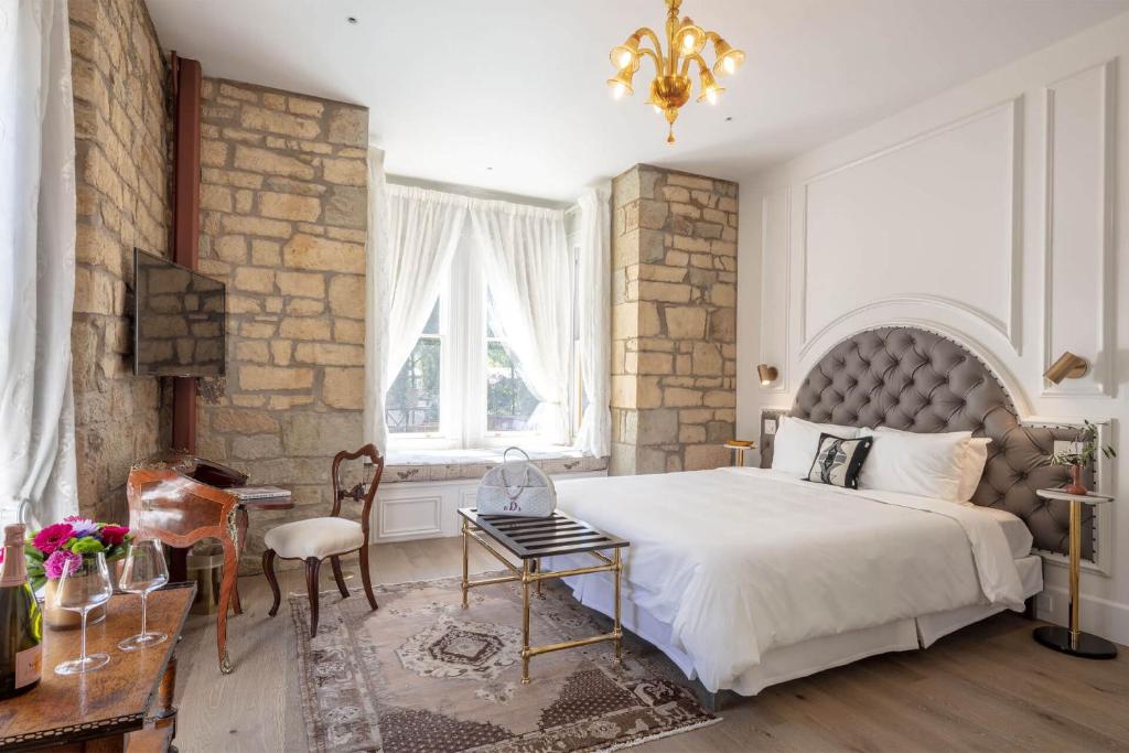 The Francis House - Luxe Suite