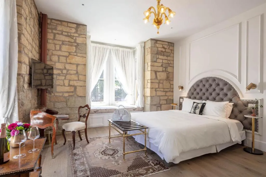 Deluxe Suite