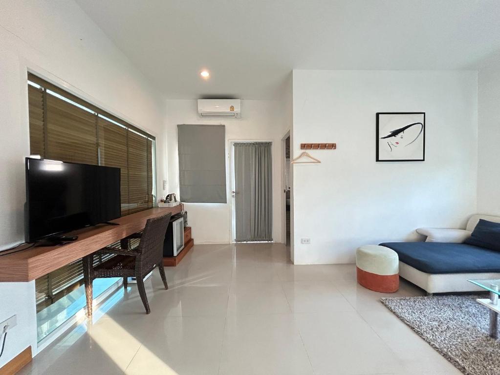 TV a/nebo společenská místnost v ubytování Clear House Resort - SHA Extra Plus