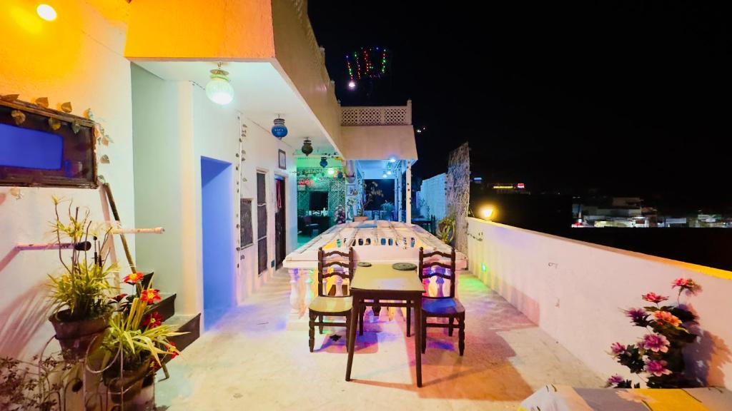 Balkón nebo terasa v ubytování Hotel White House - A Family Homestay