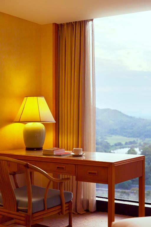 Nespecifikovaný výhled na hory nebo výhled na hory při pohledu z hotelu