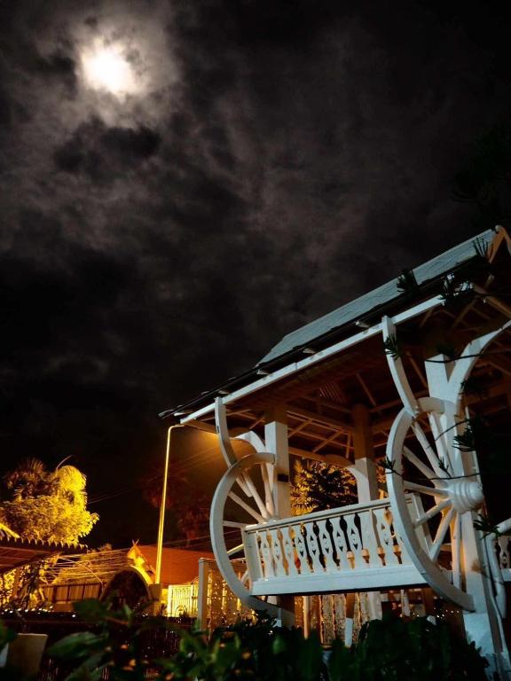 Fotografie z fotogalerie ubytování Wara Pool Villa Sam Roi Yot v destinaci Baanphakrimlay 