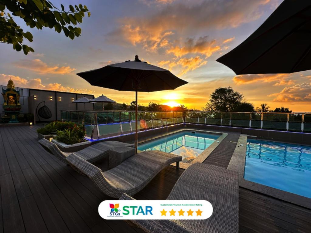 Clarian Hotel Beach Patong - Resim 16