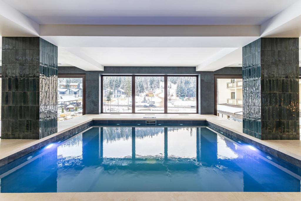Bazén v ubytování Continental SPA Resort nebo v jeho okolí
