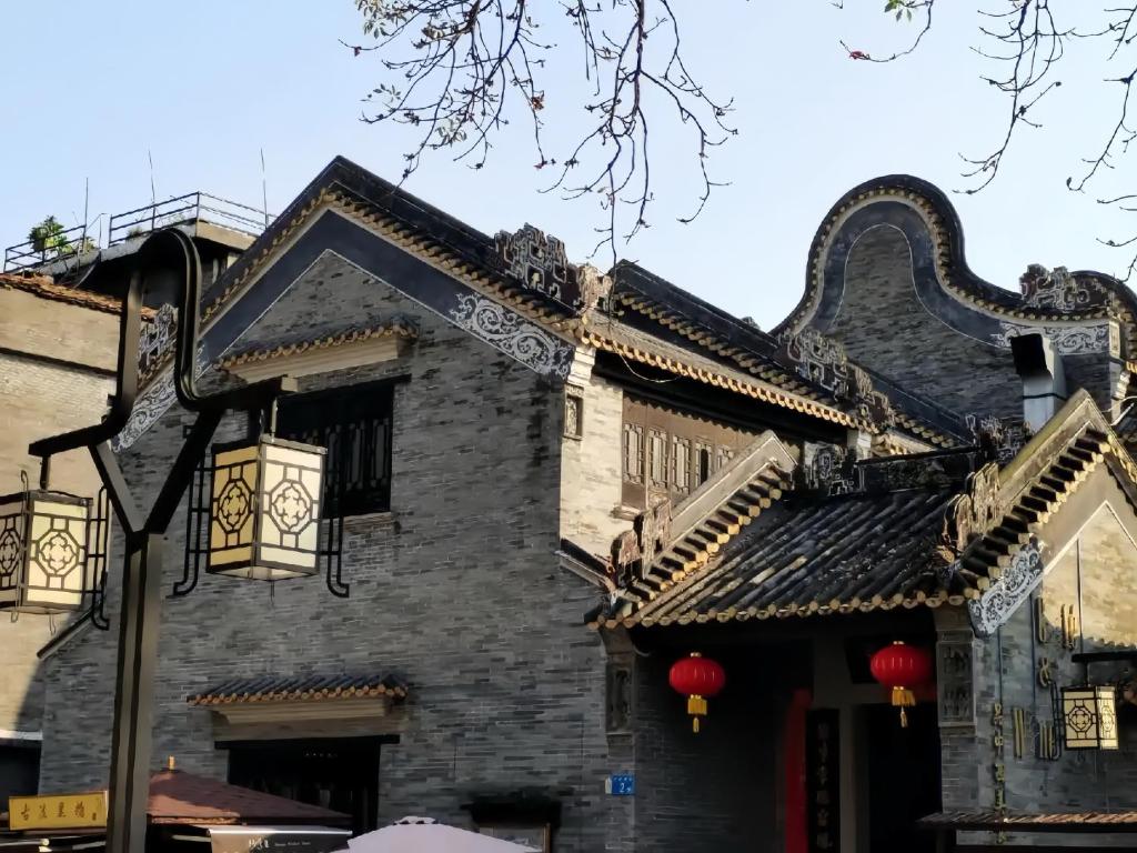 Trendy Romantic Hotel Guangzhou Panyu Qiaonan Aoyuan Plaza Branch - Free  Deliver Service to Canton Fair Complex During Canton Fair Period & Free  Deliver Service to Guangzhou Baiyun International Airport, Guangzhou  (updated