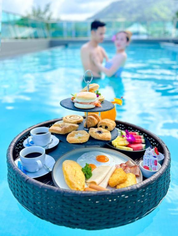 Clarian Hotel Beach Patong - Resim 35