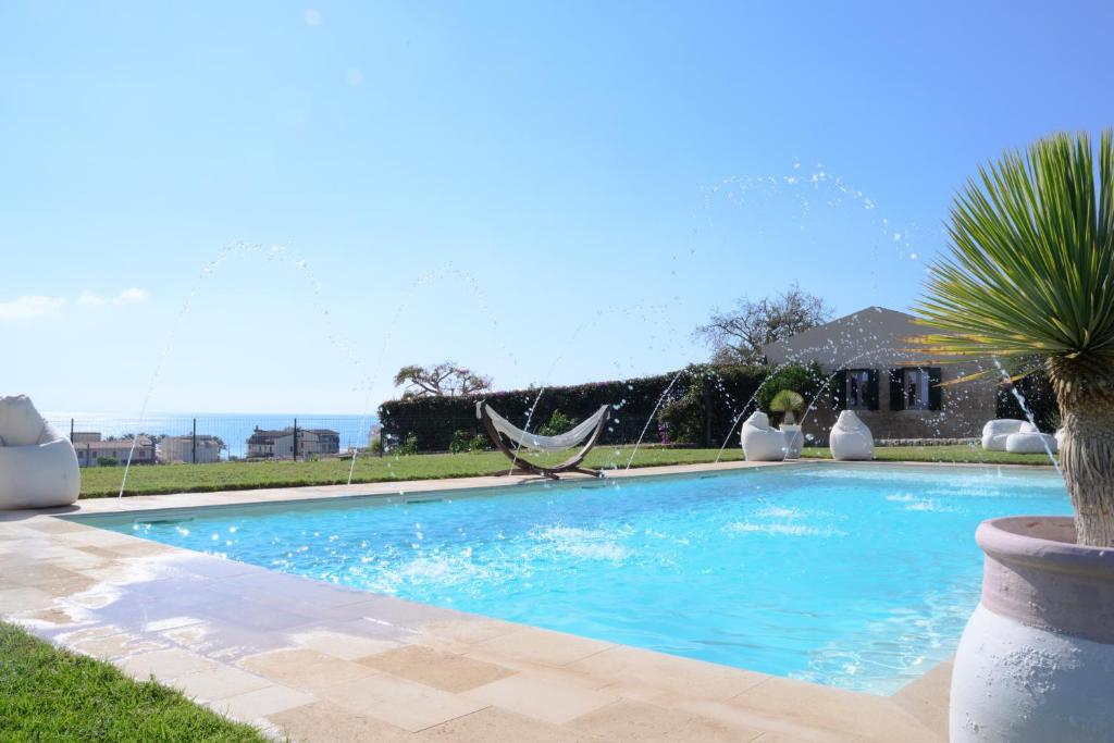 Bazén v ubytování Poggio Leano Boutique Hotel nebo v jeho okolí