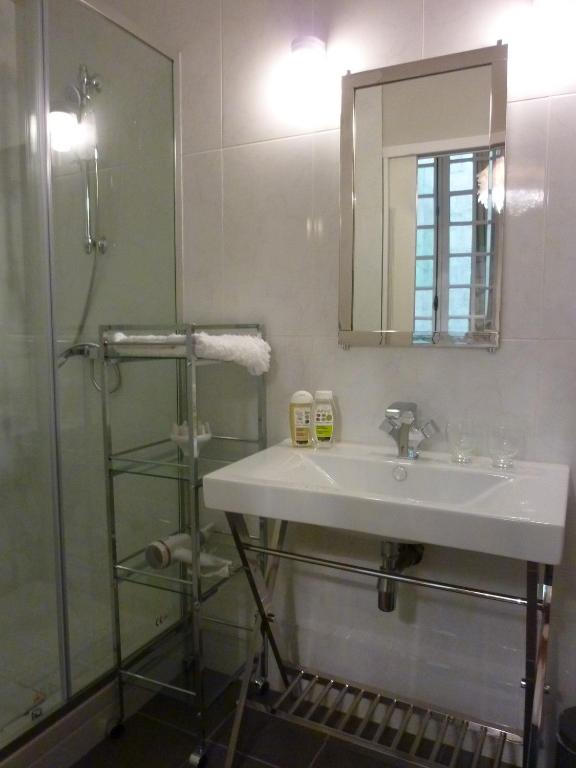 L'Invitation au Voyage - 13