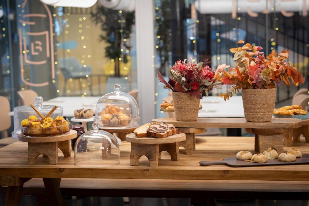 Casa Lit Barcelona - Resim 14