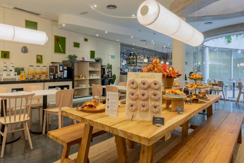 Casa Lit Barcelona - Resim 16