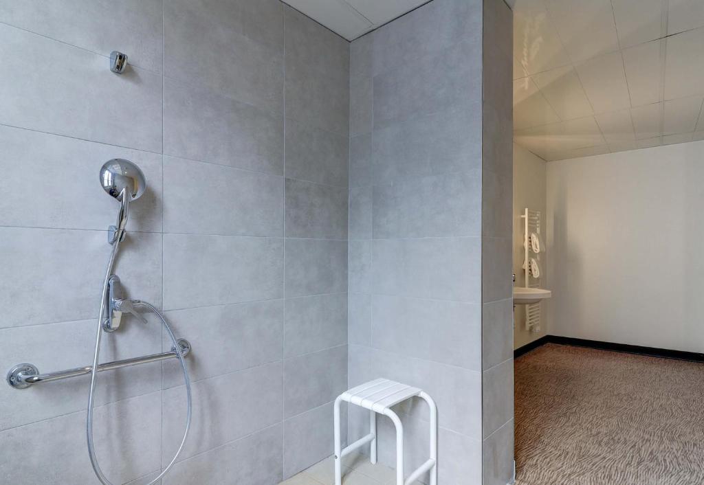 B&B HOTEL Dijon Centre - Resim 3