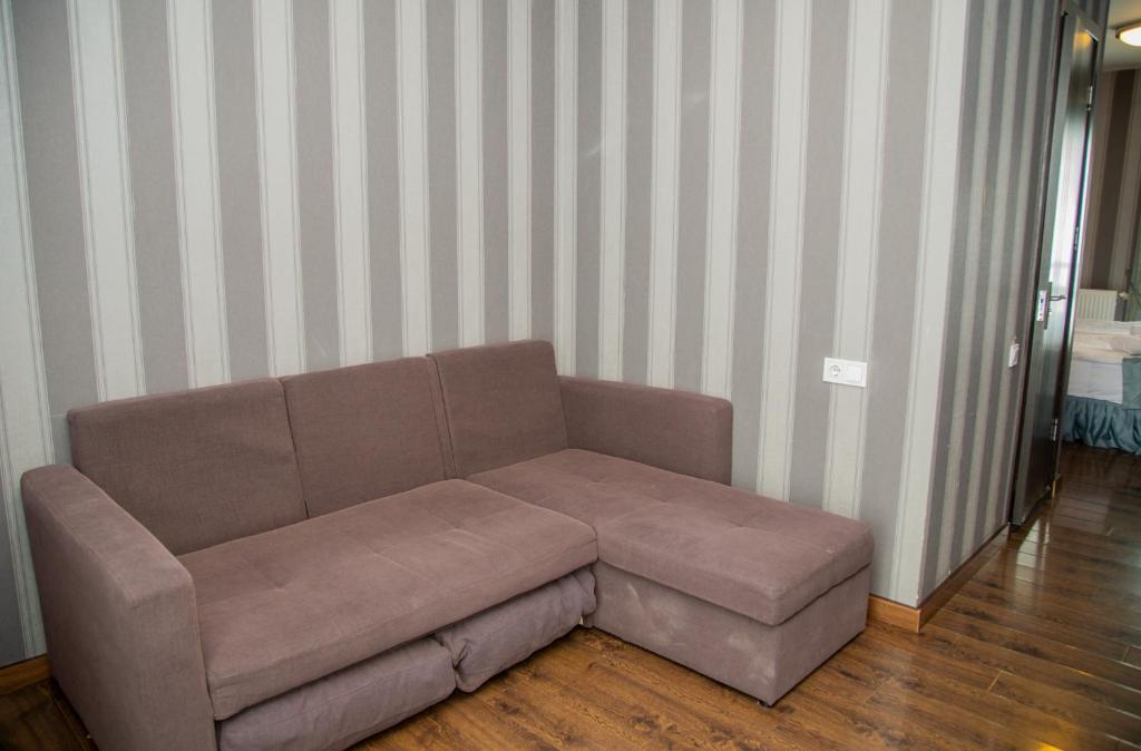 Posezení v ubytování Edelweiss Hotel