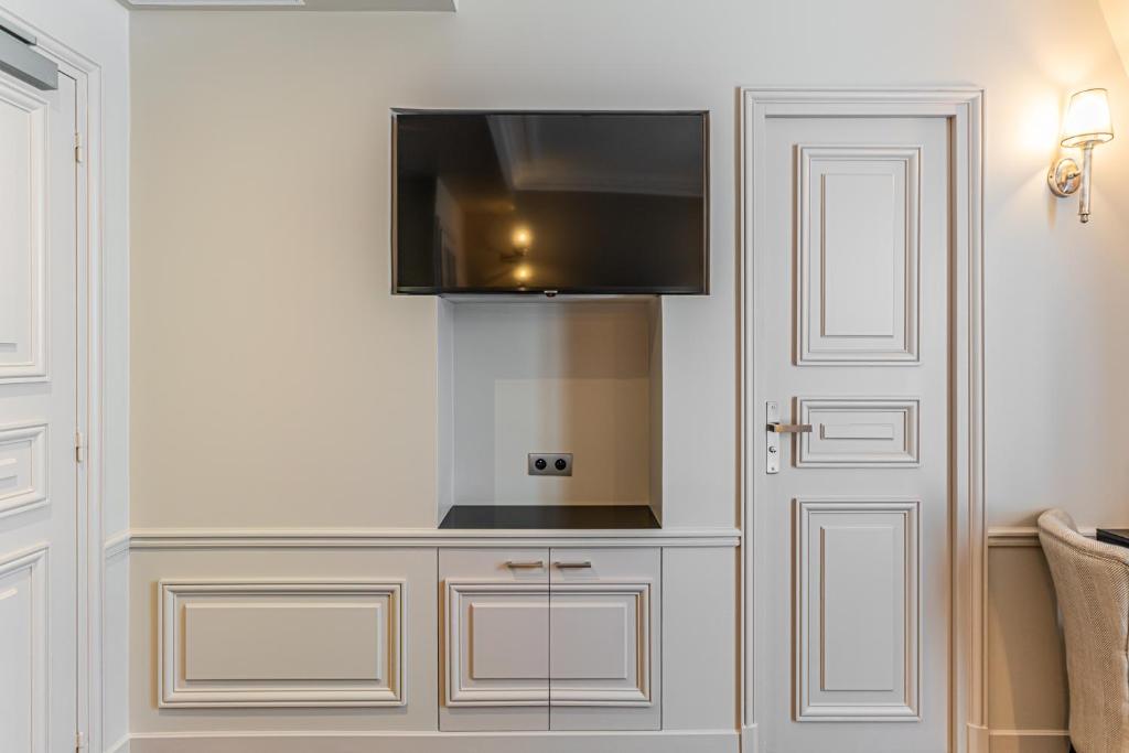 Hôtel Perreyve - Jardin du Luxembourg - Resim 9