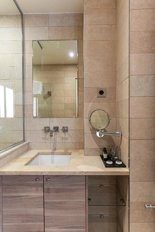 Hôtel Perreyve - Jardin du Luxembourg - Resim 12