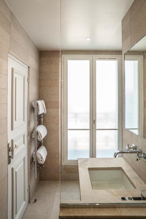 Hôtel Perreyve - Jardin du Luxembourg - Resim 17