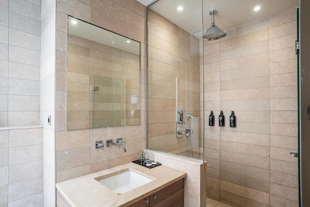 Hôtel Perreyve - Jardin du Luxembourg - Resim 14