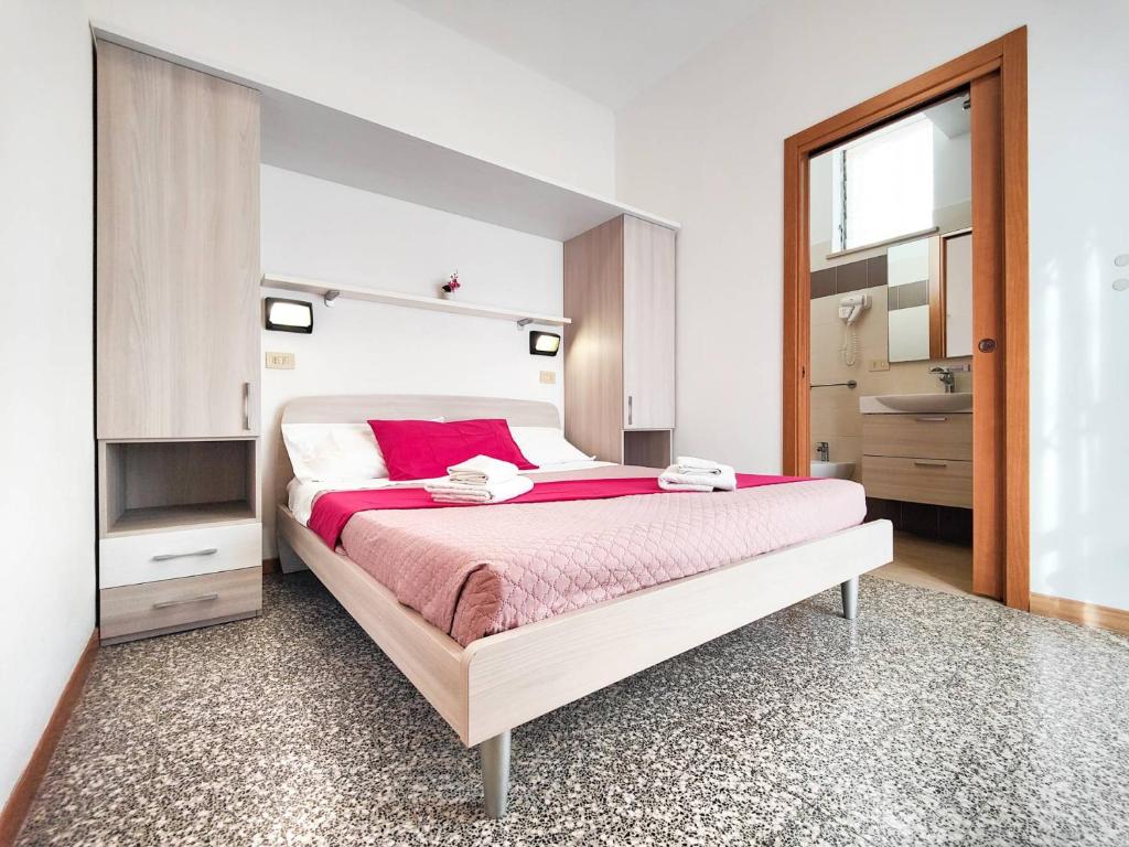 Postel nebo postele na pokoji v ubytování HOTEL LEA B&B Pensione Completa