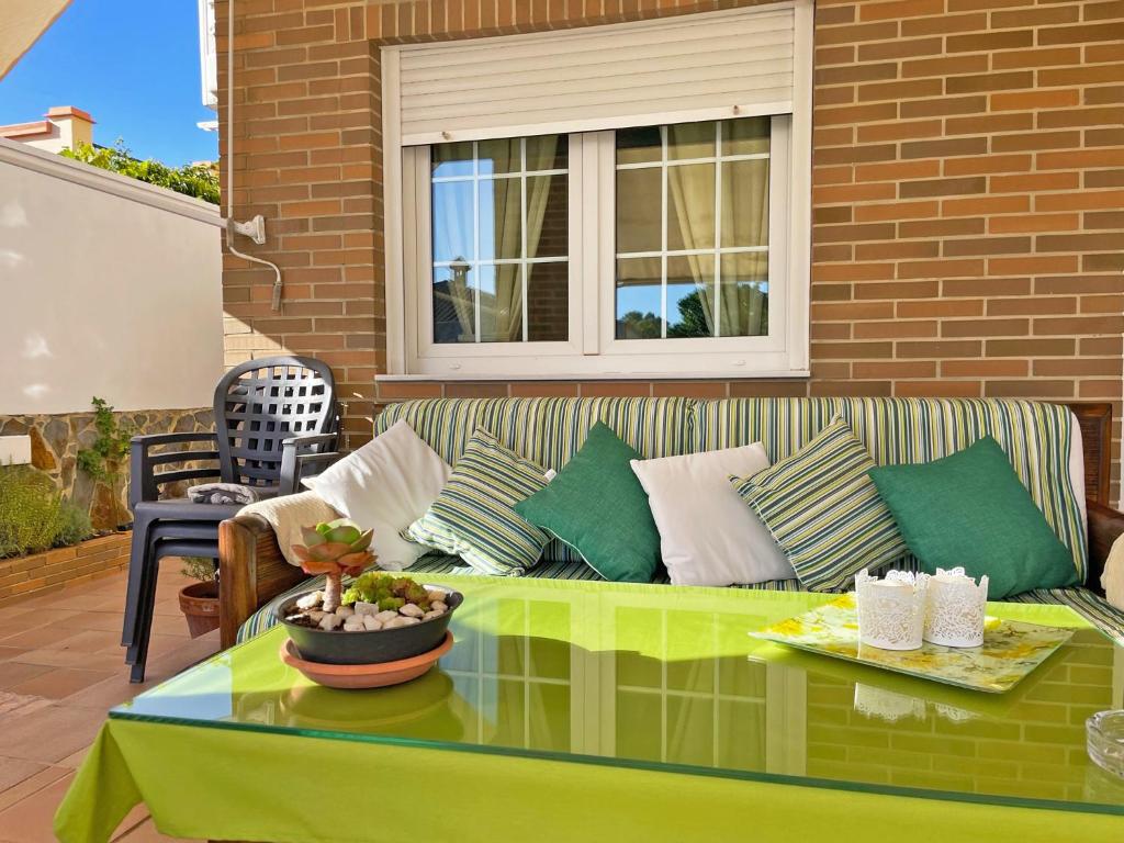 A seating area at Villa Moreno - Ole Solutions
