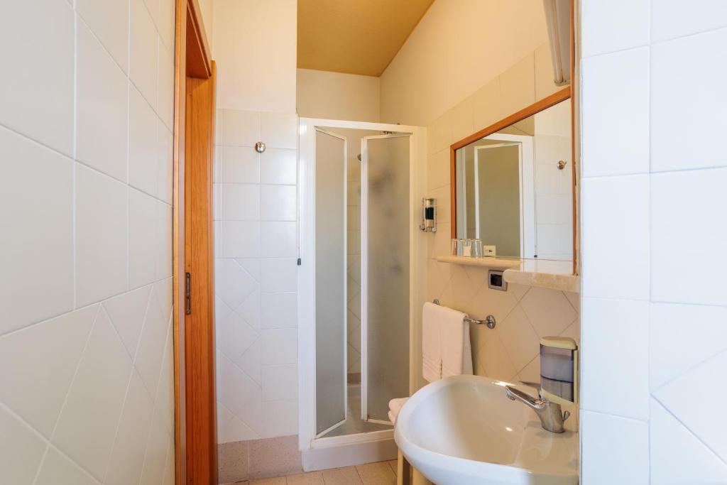 Eurhotel - Single Room With Private Bathroom