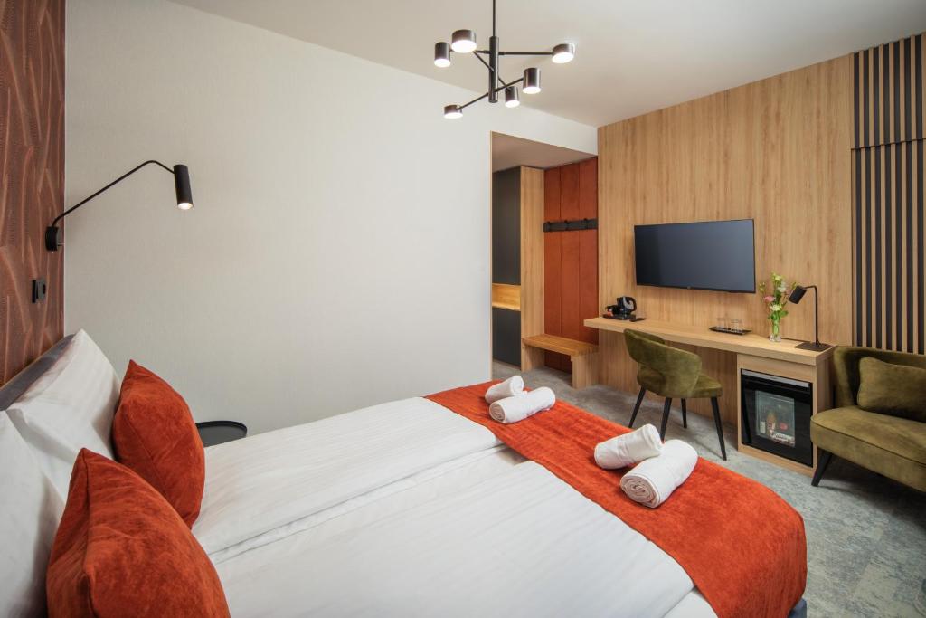 Sziget Hotel - Queen Room With Balcony
