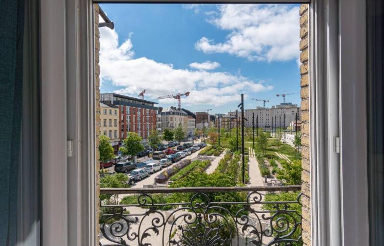 - une vue depuis la fenêtre d'une rue de la ville dans l'établissement Bella Vita - Quartier rénové, au Havre