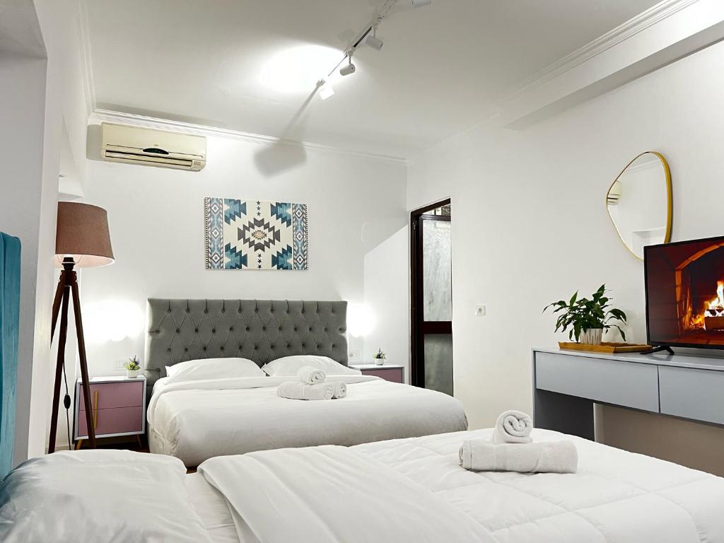 Tirana Square Hotel - Quadruple Room