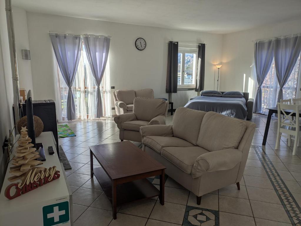 Posezení v ubytování CAV Casa del vecchio faggio - 4 stelle - Nebbiuno Lago Maggiore