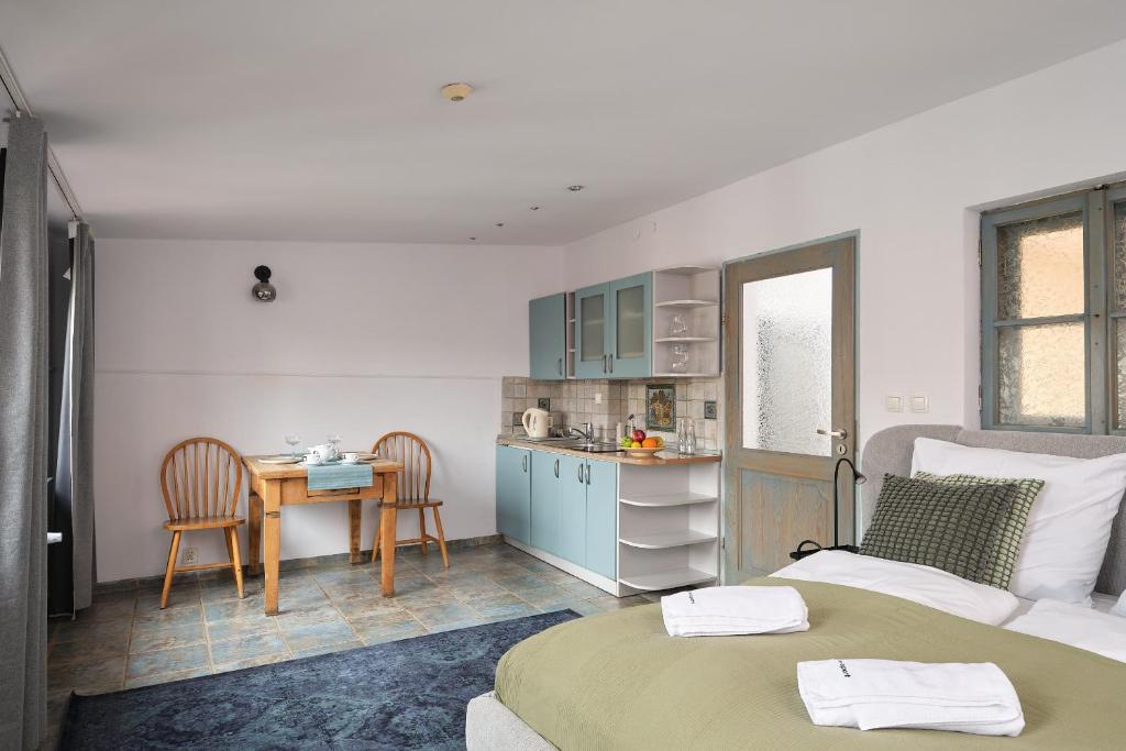 Vincent OldTown Apartments - 3