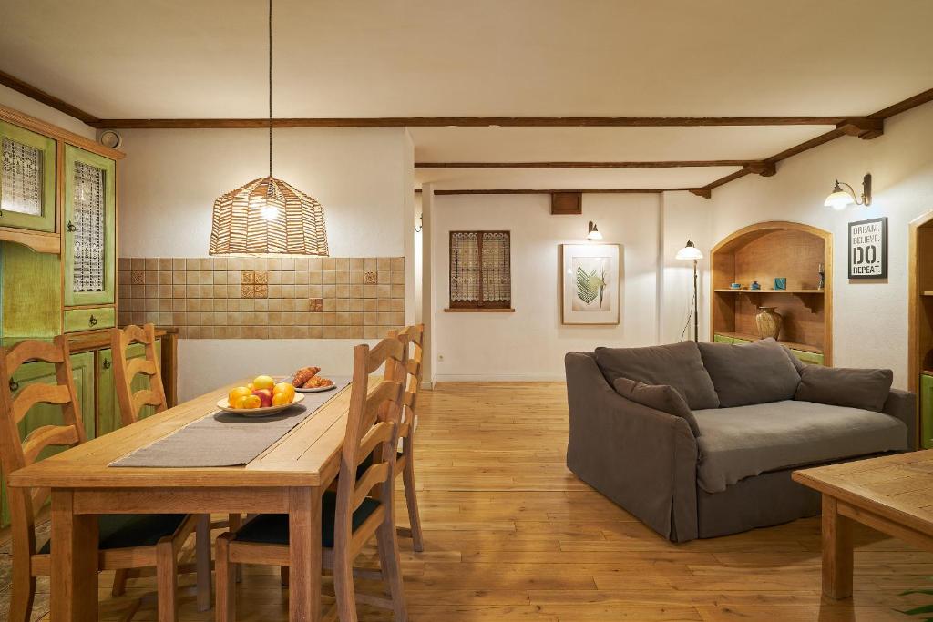 Vincent OldTown Apartments - 8