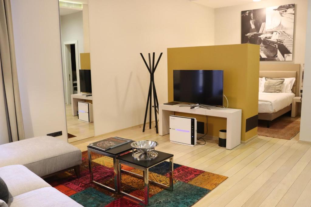 Μια τηλεόραση ή/και κέντρο ψυχαγωγίας στο Zepter Hotel Belgrade, member of Zepter Hotels