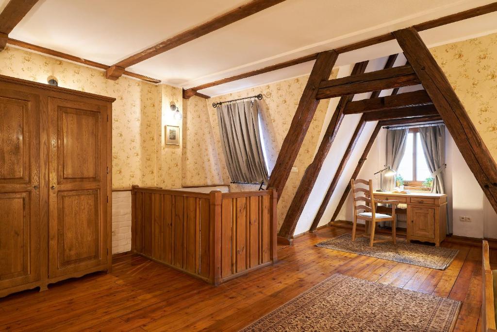 Vincent OldTown Apartments - 17